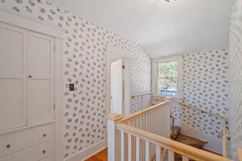 Entry Way - 72 Morningside Rd, Worcester, MA 01602 photo 1 of 1