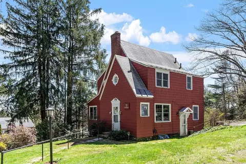 72 Morningside Rd, Worcester, MA 01602