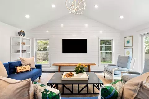 Living - 28 Rose Ave, Marblehead, MA 01945 photo 1 of 6