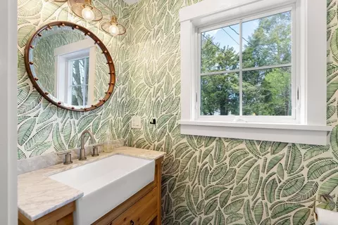 Bath - 28 Rose Ave, Marblehead, MA 01945 photo 1 of 5