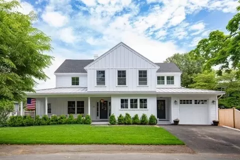 28 Rose Ave, Marblehead, MA 01945