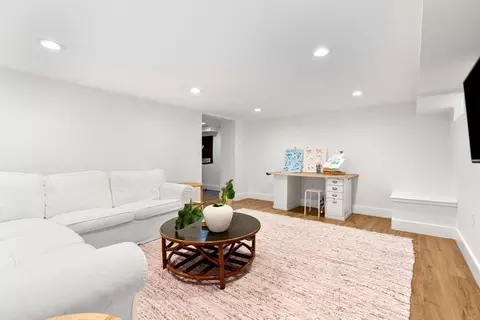 Living - 28 Rose Ave, Marblehead, MA 01945 photo 6 of 6