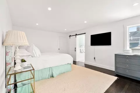 Bedroom - 28 Rose Ave, Marblehead, MA 01945 photo 2 of 7