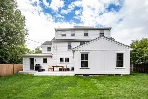 Exterior - 28 Rose Ave, Marblehead, MA 01945 photo 4 of 5