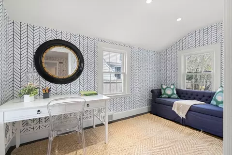 Bedroom - 28 Rose Ave, Marblehead, MA 01945 photo 1 of 7