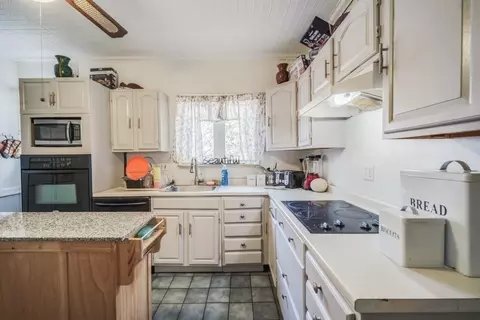 Kitchen - 120 Westminster St, Springfield, MA 01109 photo 1 of 4
