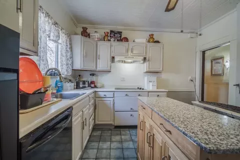 Kitchen - 120 Westminster St, Springfield, MA 01109 photo 3 of 4