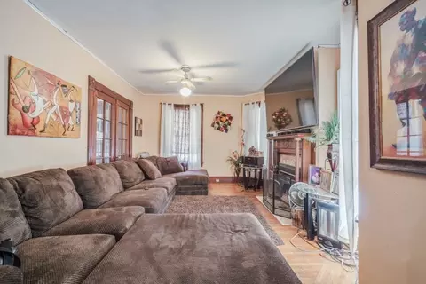 Living - 120 Westminster St, Springfield, MA 01109 photo 4 of 5