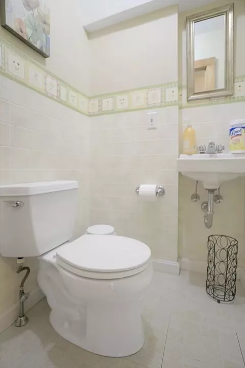 592 Common St, Walpole, MA 02081 photo 9