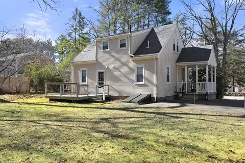 592 Common St, Walpole, MA 02081 photo 2