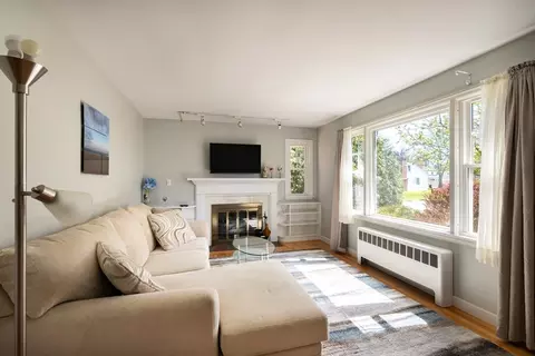 Living - 7 Beechwood Ave, Easthampton, MA 01027 photo 1 of 4