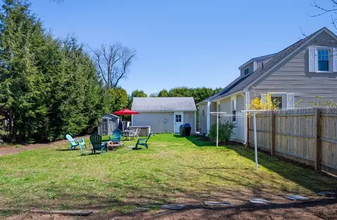 Exterior - 7 Beechwood Ave, Easthampton, MA 01027 photo 4 of 8