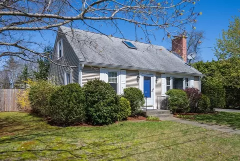 Exterior - 7 Beechwood Ave, Easthampton, MA 01027 photo 1 of 8
