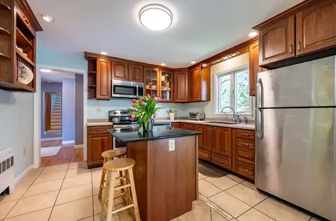Kitchen - 7 Beechwood Ave, Easthampton, MA 01027 photo 2 of 4