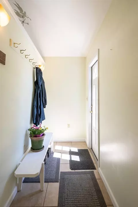Entry Way - 7 Beechwood Ave, Easthampton, MA 01027 photo 1 of 4
