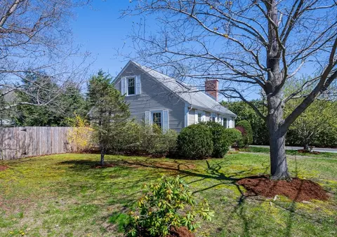 Exterior - 7 Beechwood Ave, Easthampton, MA 01027 photo 3 of 8