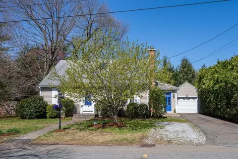 Exterior - 7 Beechwood Ave, Easthampton, MA 01027 photo 2 of 8