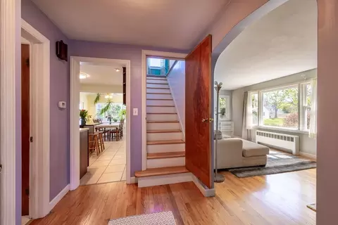 Entry Way - 7 Beechwood Ave, Easthampton, MA 01027 photo 2 of 4