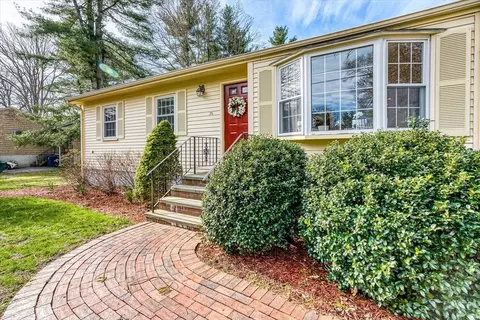 30 Coffee St, Medway, MA 02053