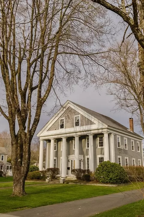 33 Main St, Northfield, MA 01360