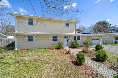 Exterior - 15 Mcdevitt Rd, Randolph, MA 02368 photo 2 of 6
