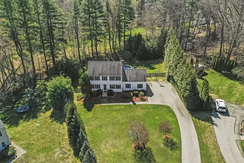 6 Spicebush Ln, Oxford, MA 01540