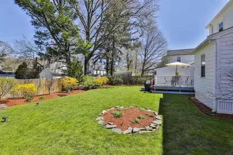 Exterior - 1106 Brook Rd, Milton, MA 02186 photo 4 of 6