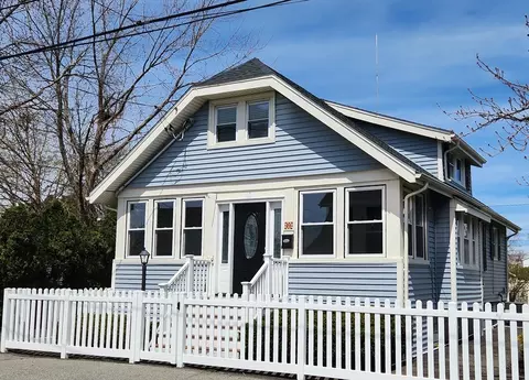 21 Beckert Ave, Revere, MA 02151