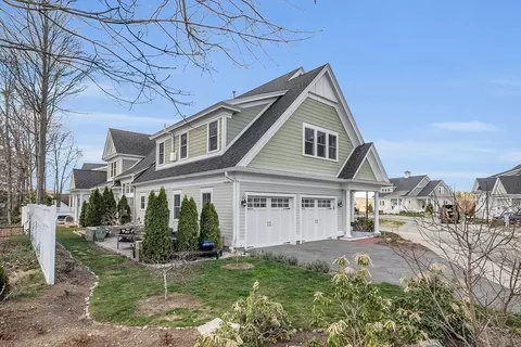 19 Blacksmith Row # A, Groton, MA 01450