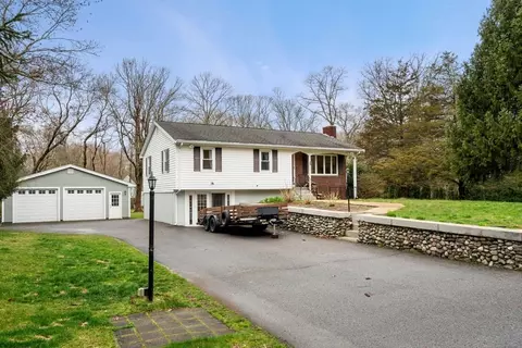 32 Park St, Rehoboth, MA 02769