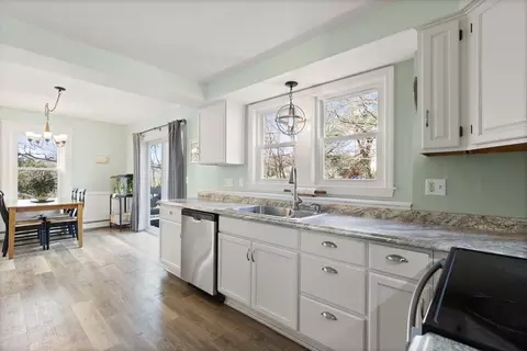 Bath - 15 Carter Rd, Worcester, MA 01609 photo 1 of 3