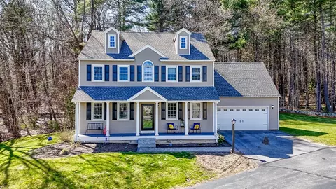 41 Beechwood Dr, Haverhill, MA 01832