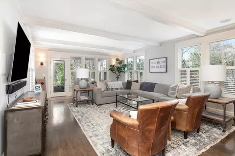 Living - 737 Main St, Hingham, MA 02043 photo 1 of 4