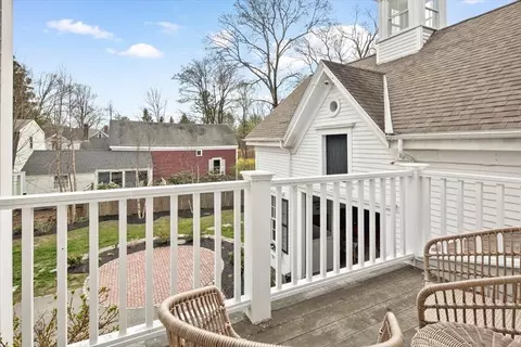 Exterior - 737 Main St, Hingham, MA 02043 photo 4 of 10