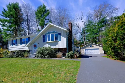59 Winfisky Dr, Stoughton, MA 02072