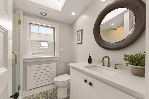 Bath - 12 Toxteth St, Brookline, MA 02445 photo 4 of 4