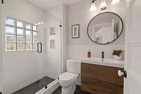 Bath - 12 Toxteth St, Brookline, MA 02445 photo 3 of 4