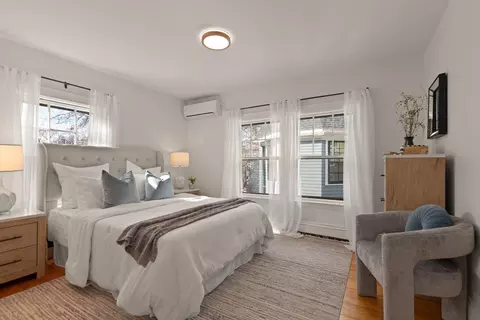 Bedroom - 12 Toxteth St, Brookline, MA 02445 photo 6 of 9