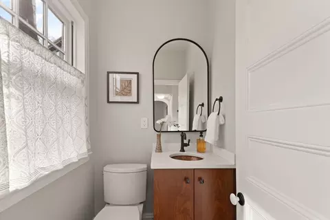Bath - 12 Toxteth St, Brookline, MA 02445 photo 1 of 4
