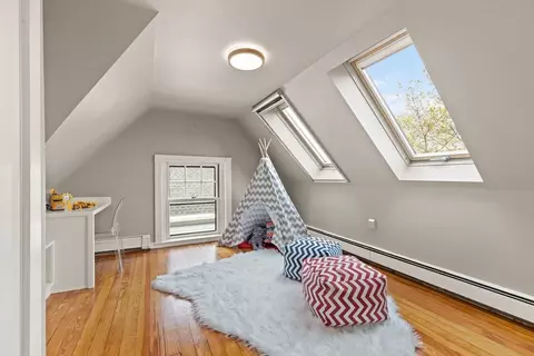 Bedroom - 12 Toxteth St, Brookline, MA 02445 photo 9 of 9