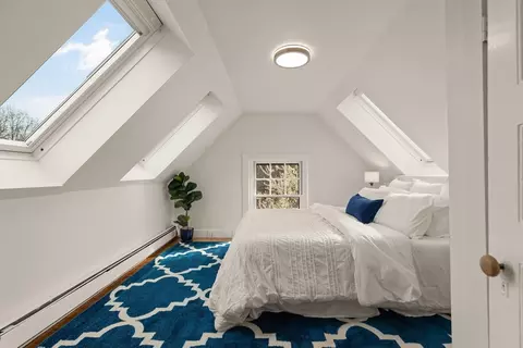 Bedroom - 12 Toxteth St, Brookline, MA 02445 photo 8 of 9