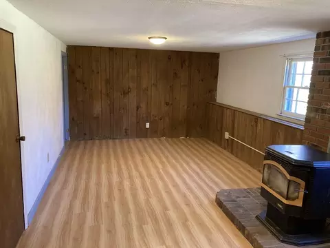 51 Phelps St, Easthampton, MA 01027 photo 11