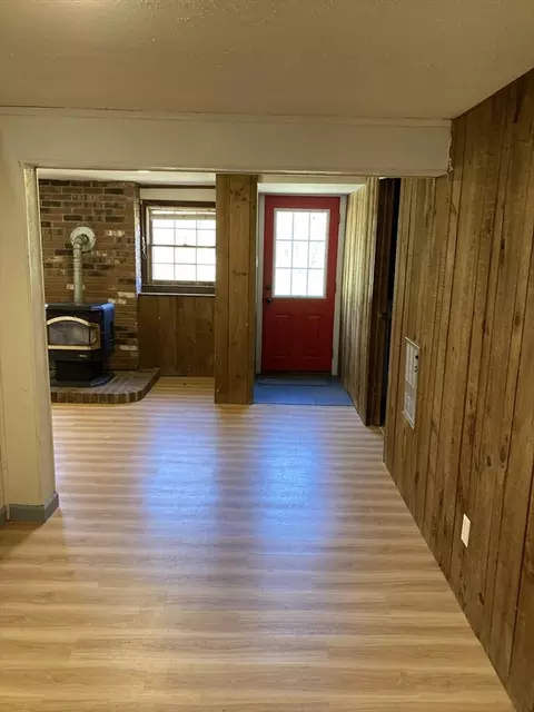51 Phelps St, Easthampton, MA 01027 photo 10