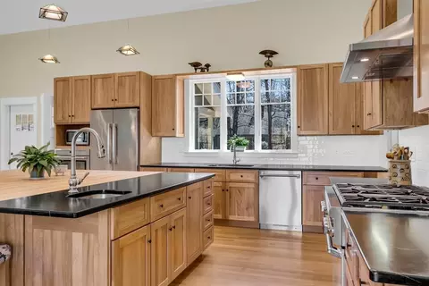 Kitchen - 17 Whitney Rd, Stow, MA 01775 photo 2 of 8
