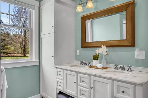 Bath - 17 Whitney Rd, Stow, MA 01775 photo 2 of 4