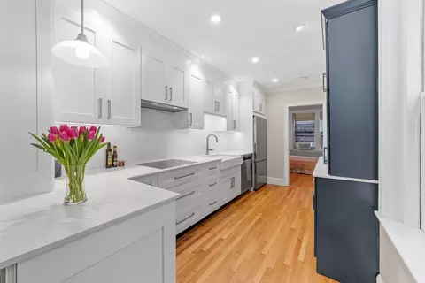 36 Myrtle St #5, Boston, MA 02114