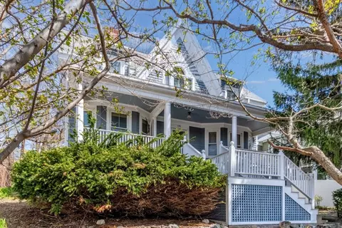 136 Walnut St, Watertown, MA 02472
