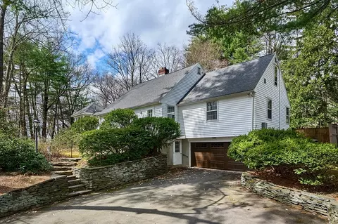 71 Sandhill Rd, Amherst, MA 01002