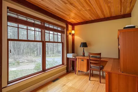Living - 21 Hynes Ln, Harvard, MA 01451 photo 8 of 10