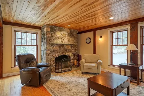 Living - 21 Hynes Ln, Harvard, MA 01451 photo 2 of 10